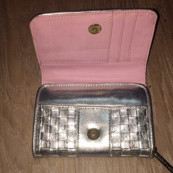 Hello kitty wallet - Picture 2 of 3